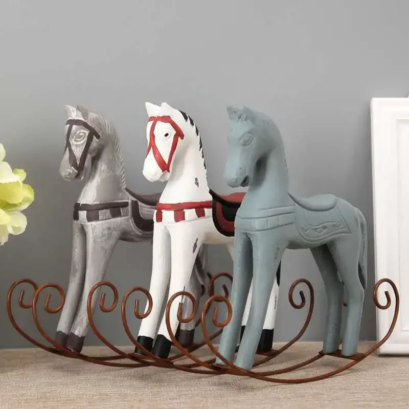 Rocking Horse Statue for Home Decoration, Retro Rocking Horse Ornament, Modern Europe Style, Wedding Decor, Wood Horse Accessori